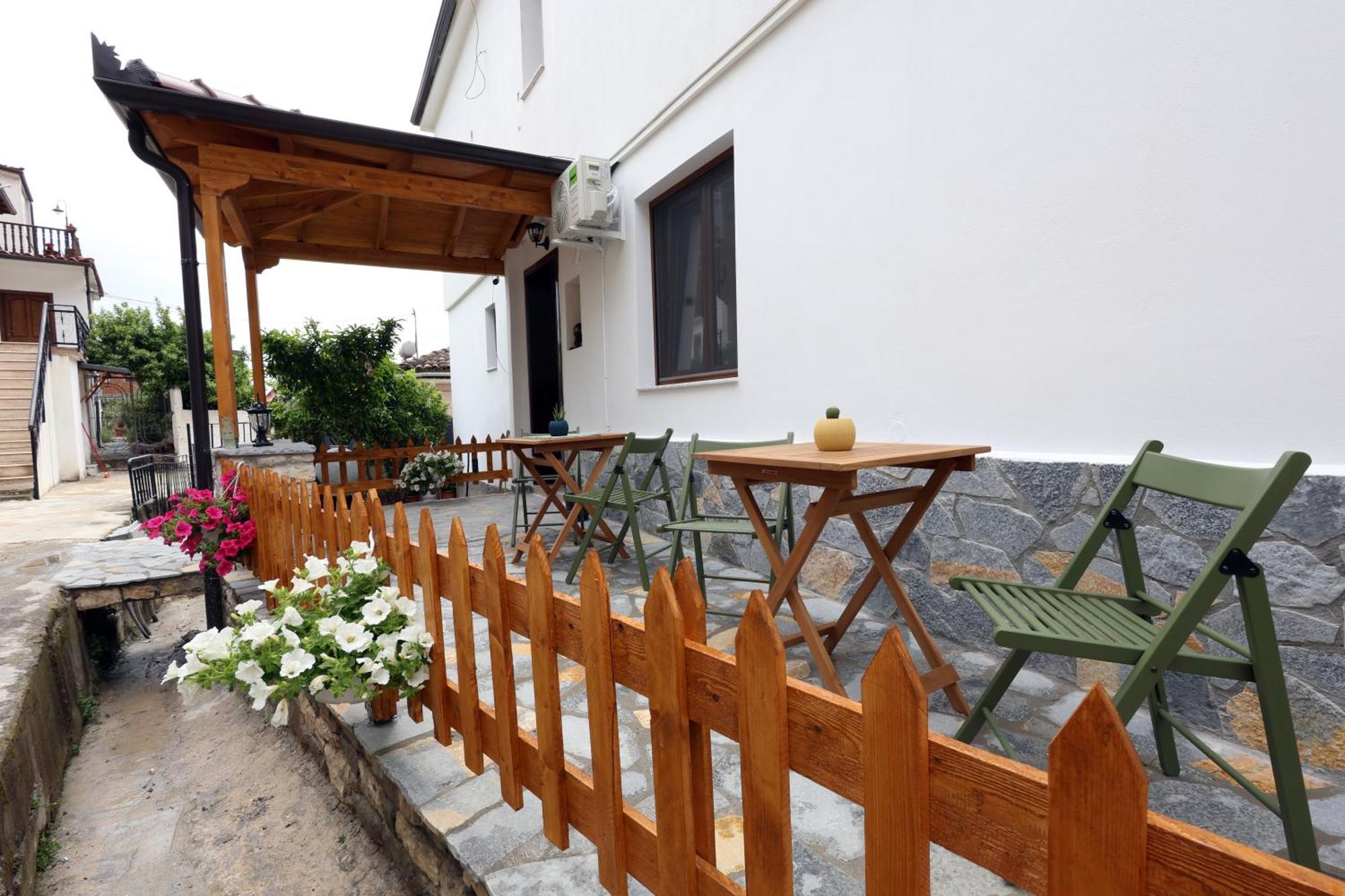 Hotel Vila Vreko B&B Berat Exterior photo