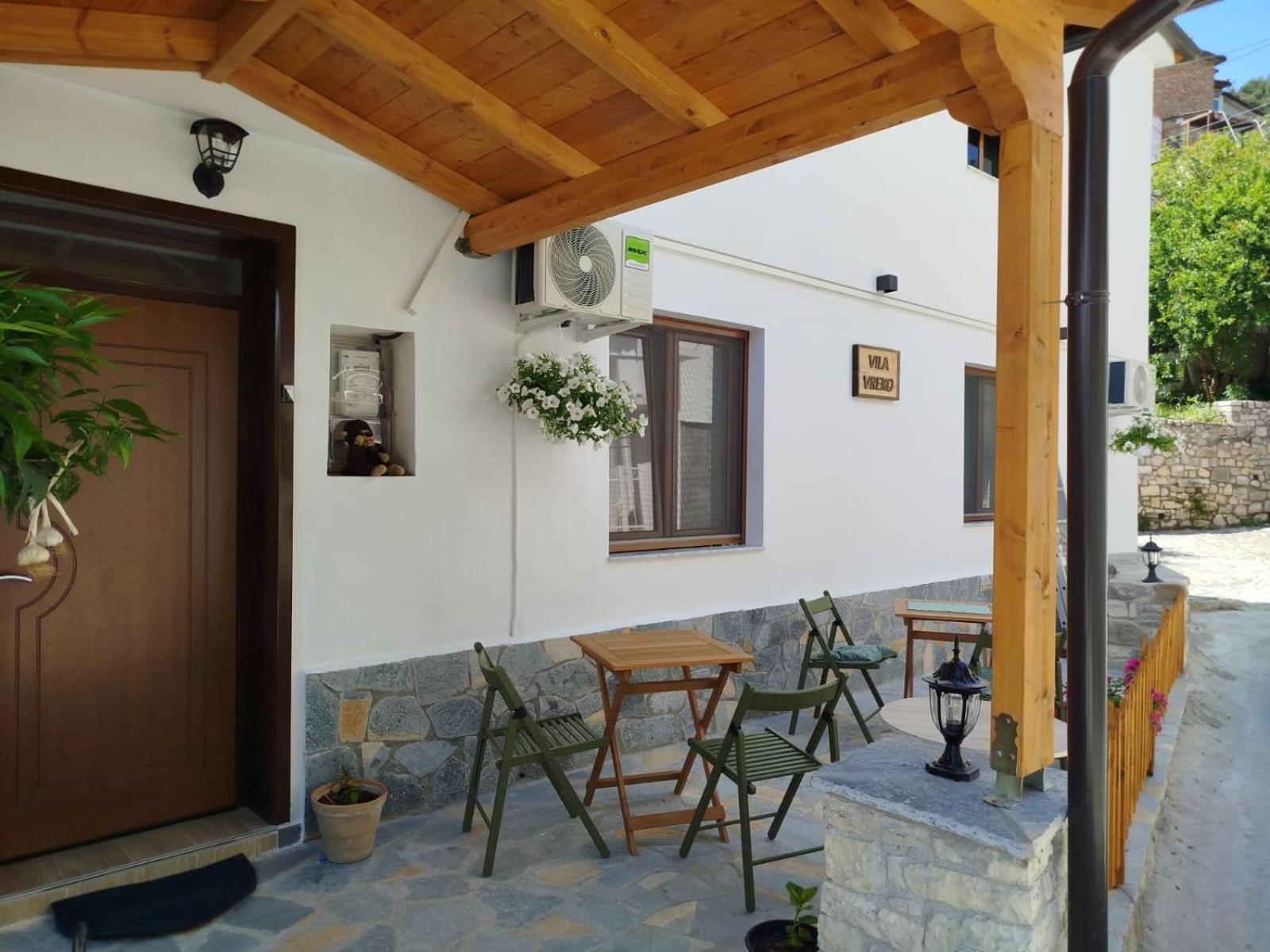 Hotel Vila Vreko B&B Berat Exterior photo